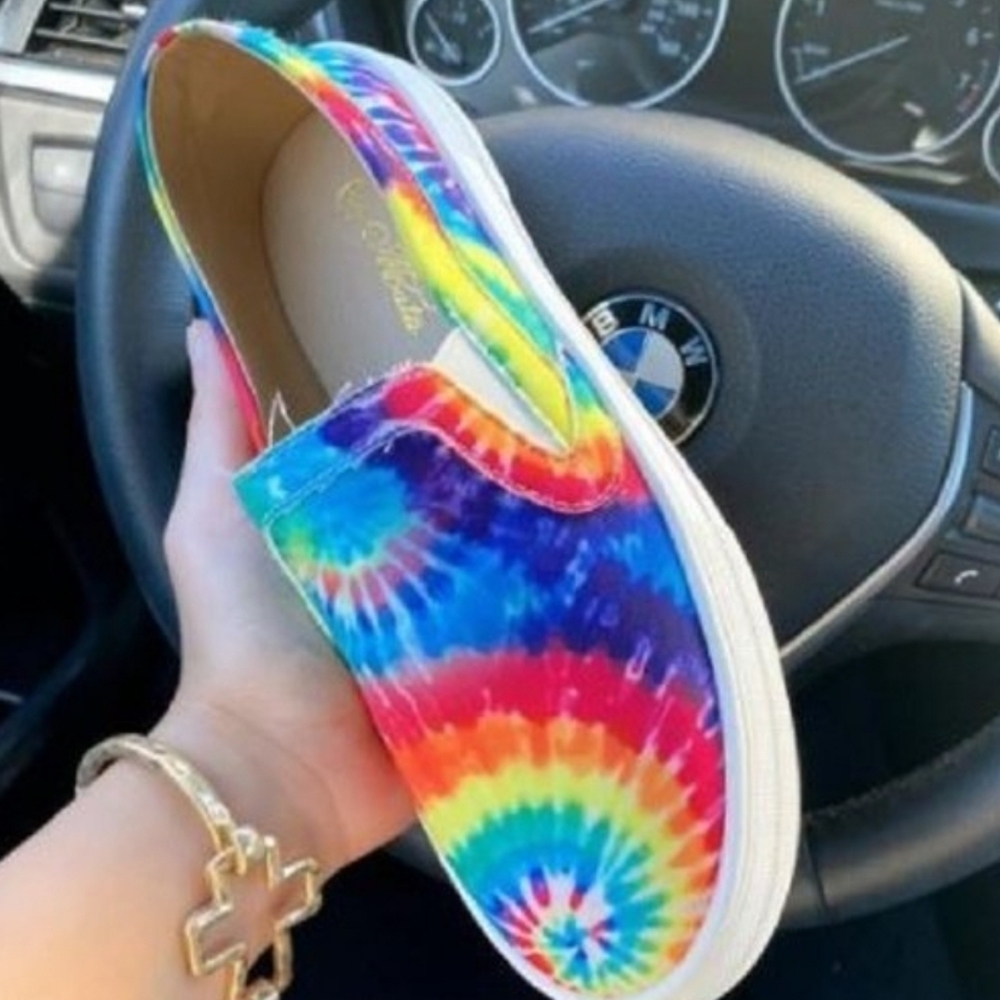 👟👟👟 Rainbow Tie Dye Canvas Slip On Sneakers